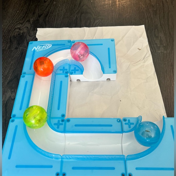 Nerd ball track cat toy - in great condition - Picture 3 of 4